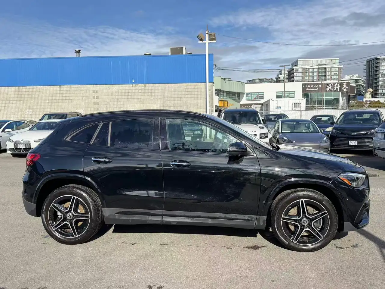 Mercedes-Benz GLA снимка Mercedes-Benz GLA