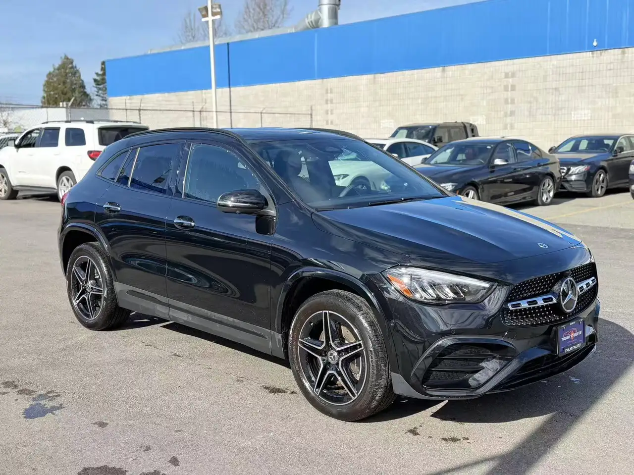 Mercedes-Benz GLA снимка Mercedes-Benz GLA