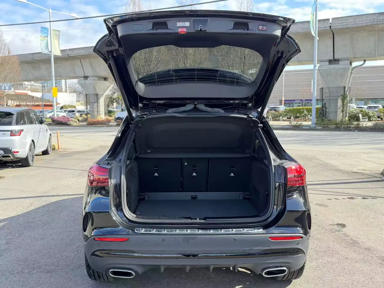 Mercedes-Benz GLA снимка Mercedes-Benz GLA