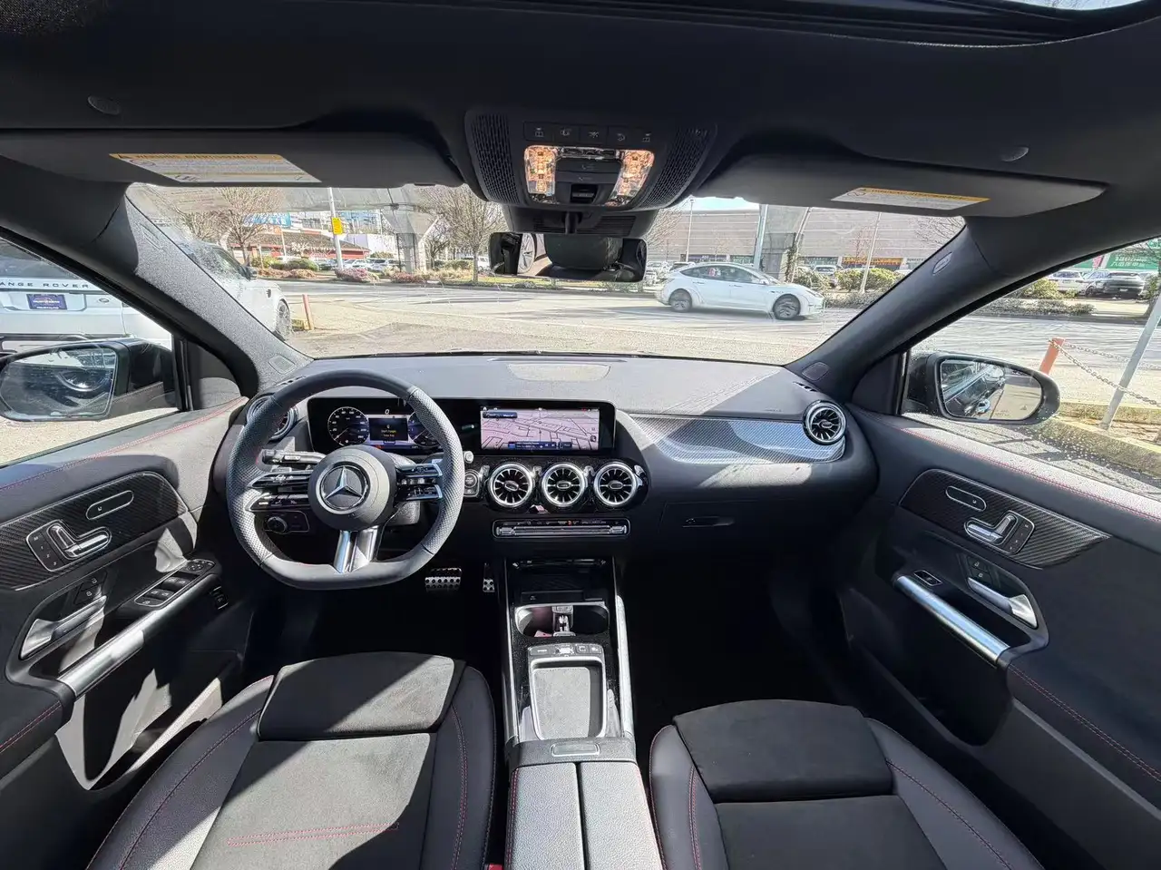 Mercedes-Benz GLA снимка Mercedes-Benz GLA