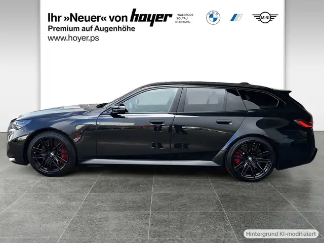 BMW M5 view 3