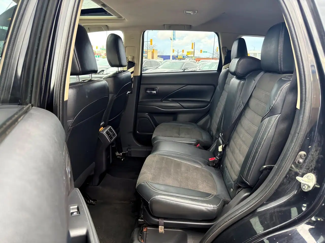 Mitsubishi Outlander снимка Mitsubishi Outlander