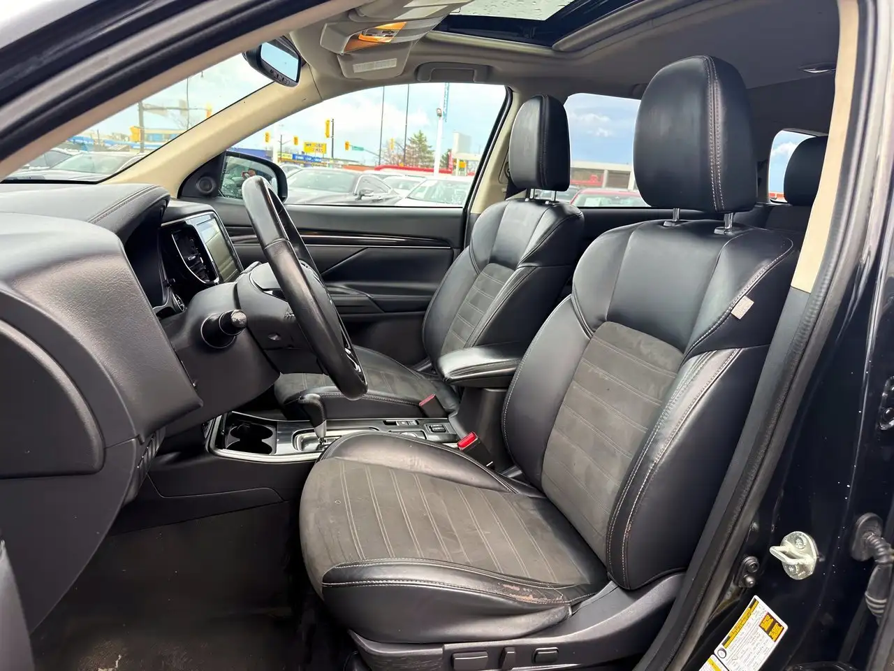 Mitsubishi Outlander снимка Mitsubishi Outlander