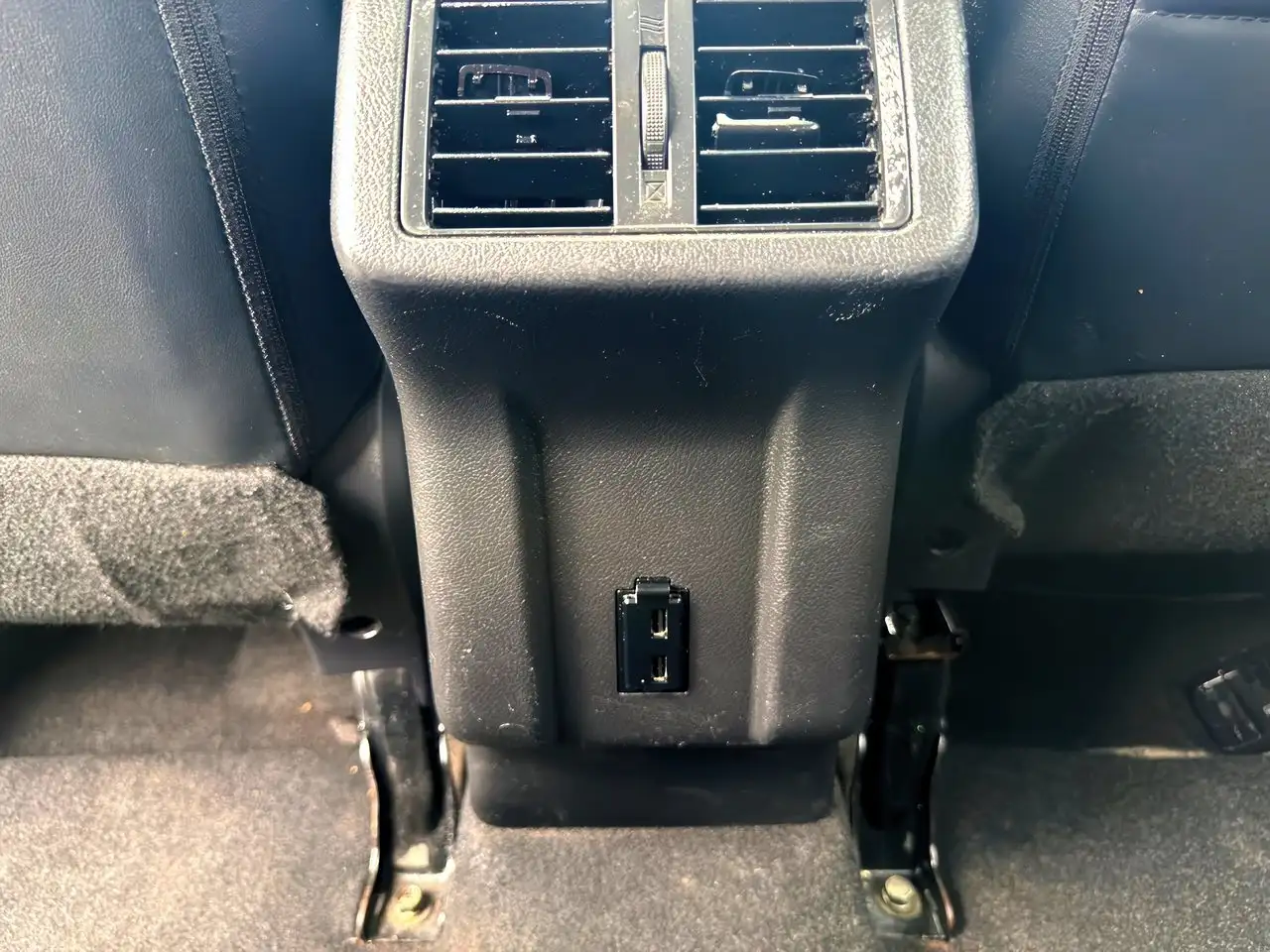 Mitsubishi Outlander снимка Mitsubishi Outlander