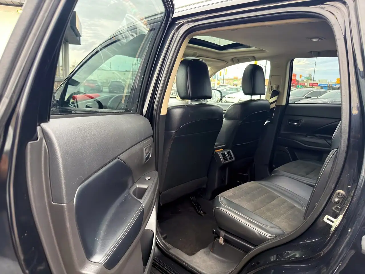 Mitsubishi Outlander снимка Mitsubishi Outlander