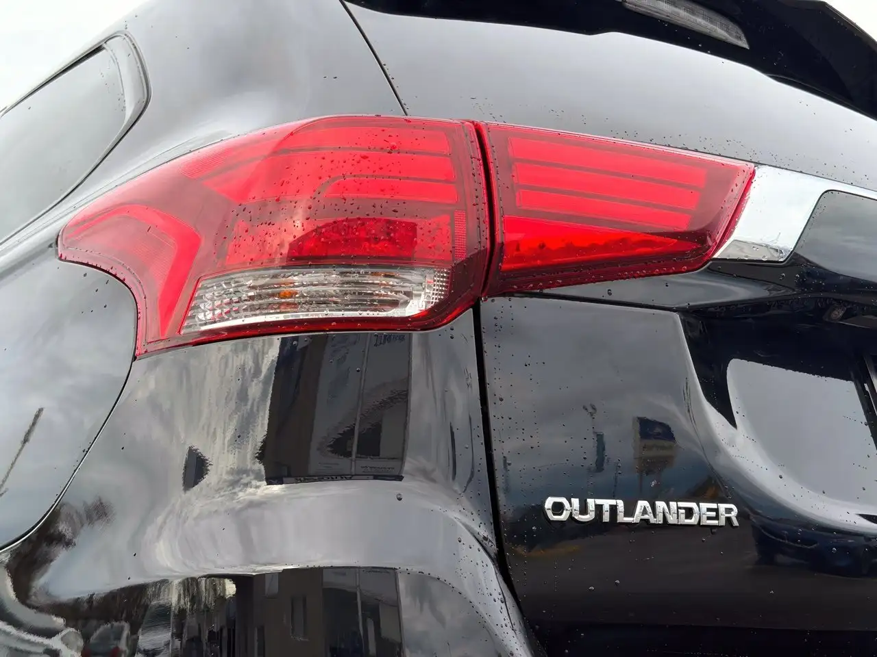 Mitsubishi Outlander снимка Mitsubishi Outlander
