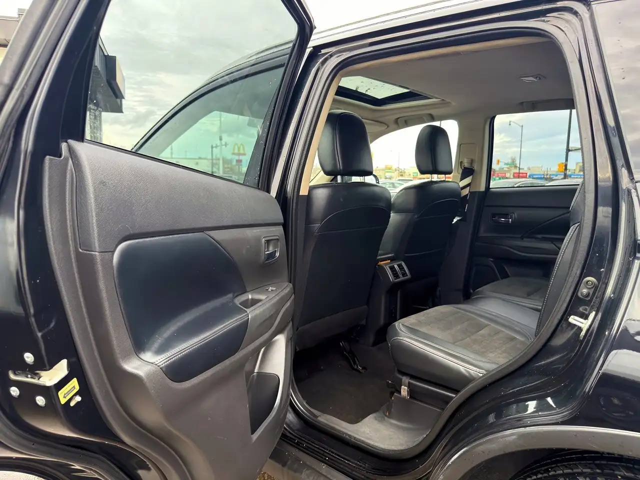 Mitsubishi Outlander снимка Mitsubishi Outlander