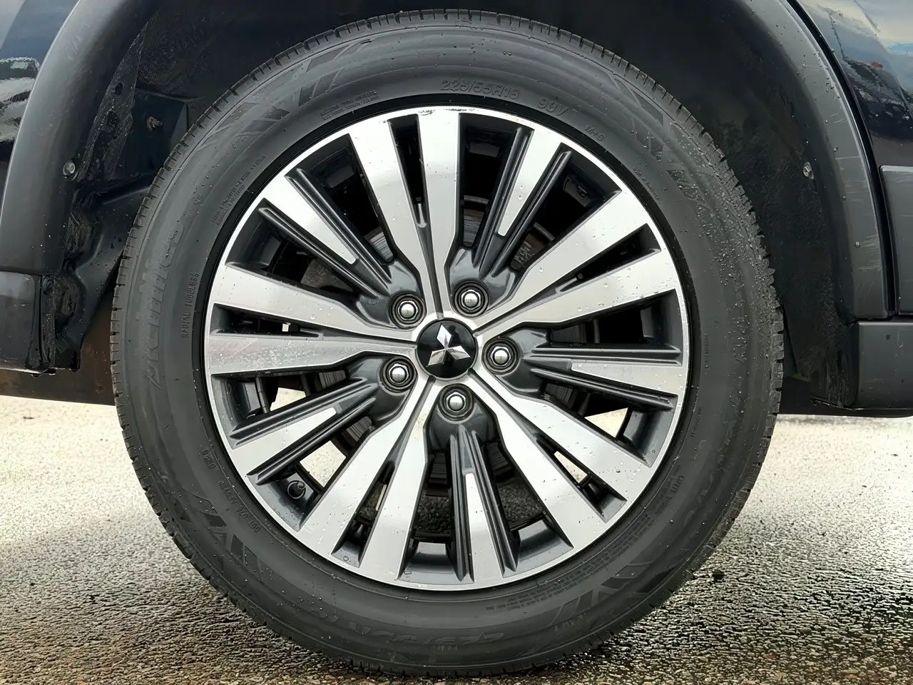 Mitsubishi Outlander снимка Mitsubishi Outlander