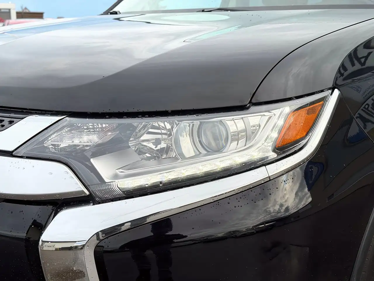 Mitsubishi Outlander снимка Mitsubishi Outlander