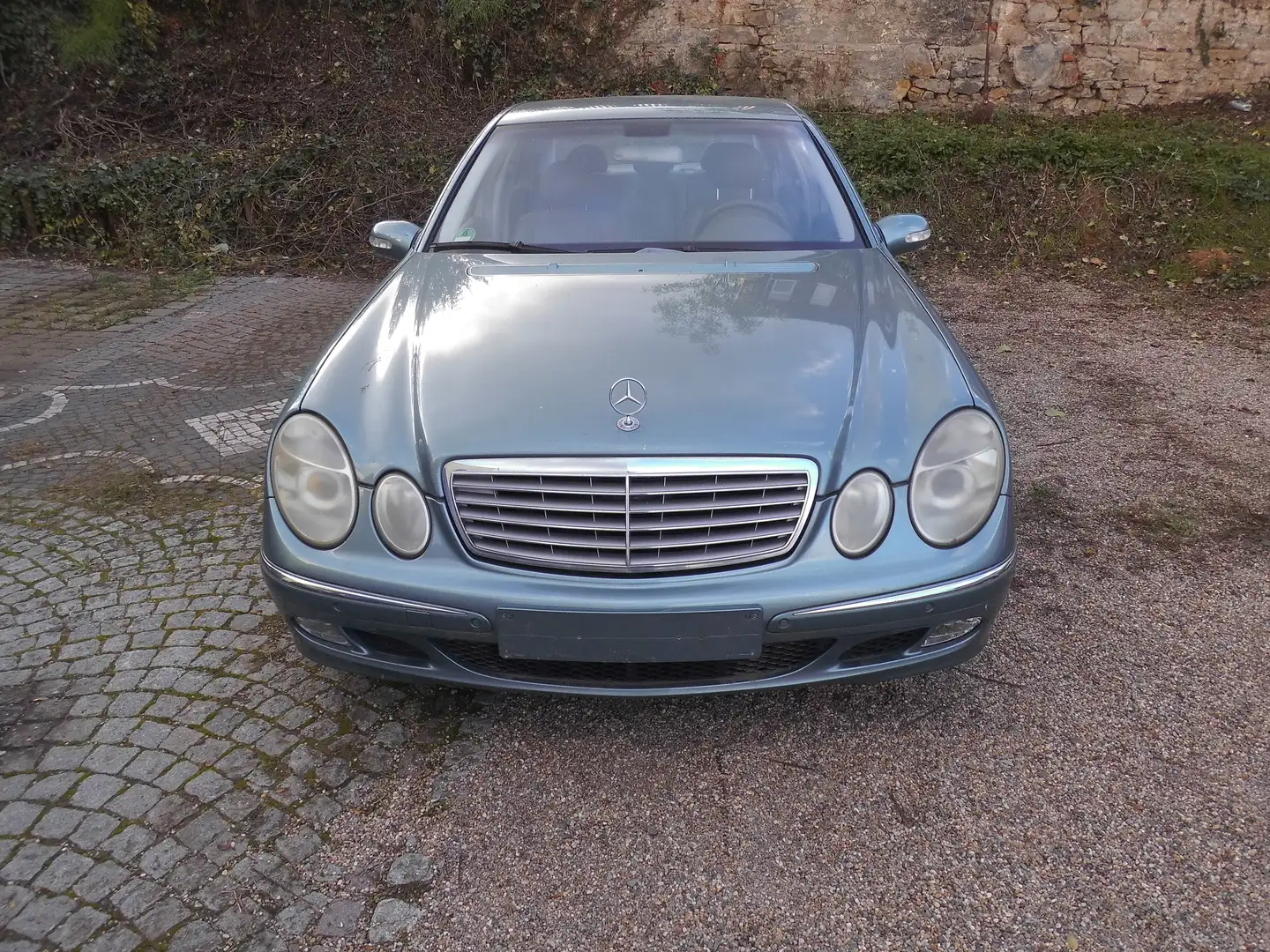 Mercedes-Benz E 240 Elegance Blau - 1