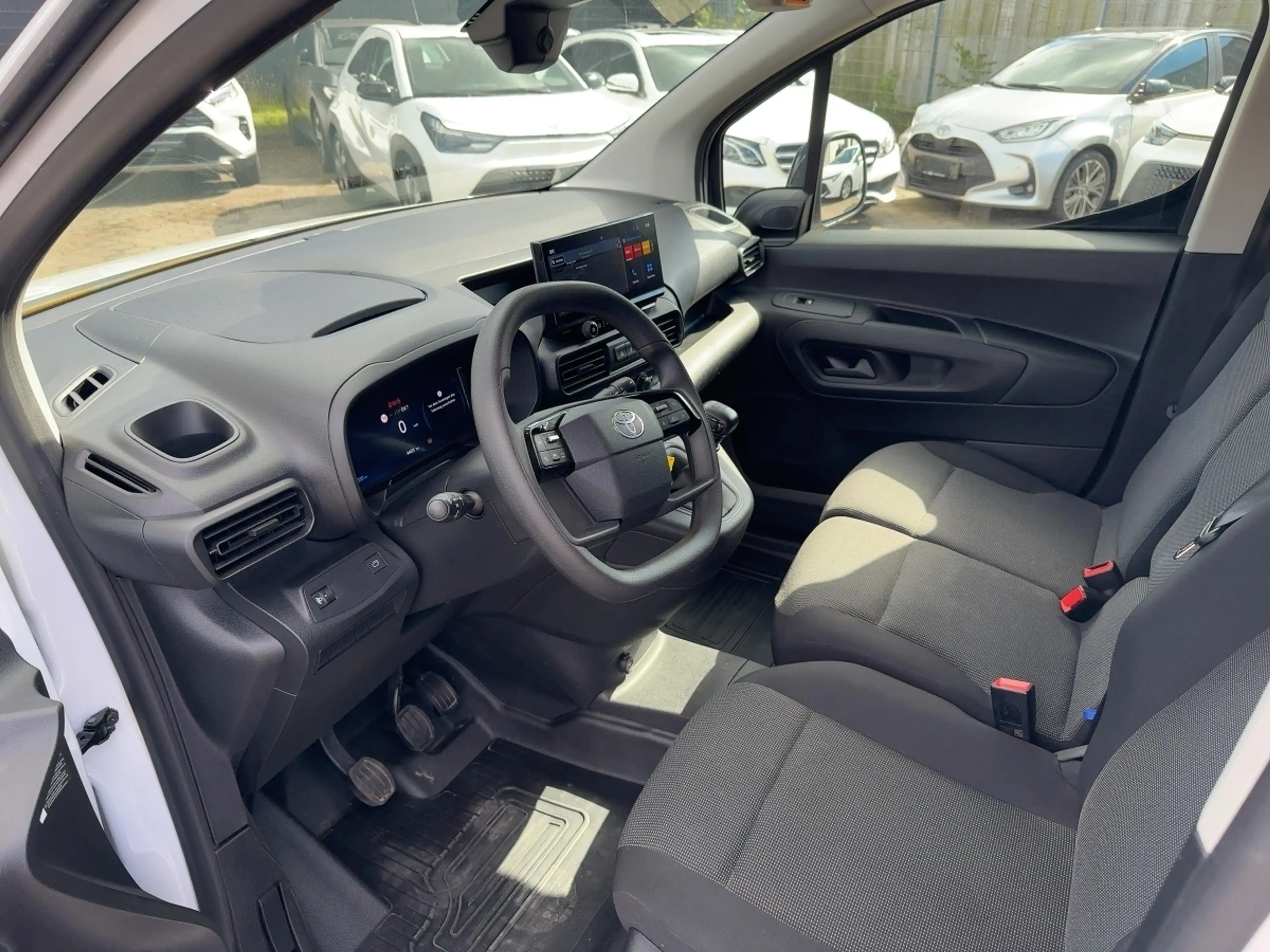 Toyota Proace City 1.5 D-4D L1 Meister S/S *NAVI*KLIMA*TEMPOMAT* — photo 8