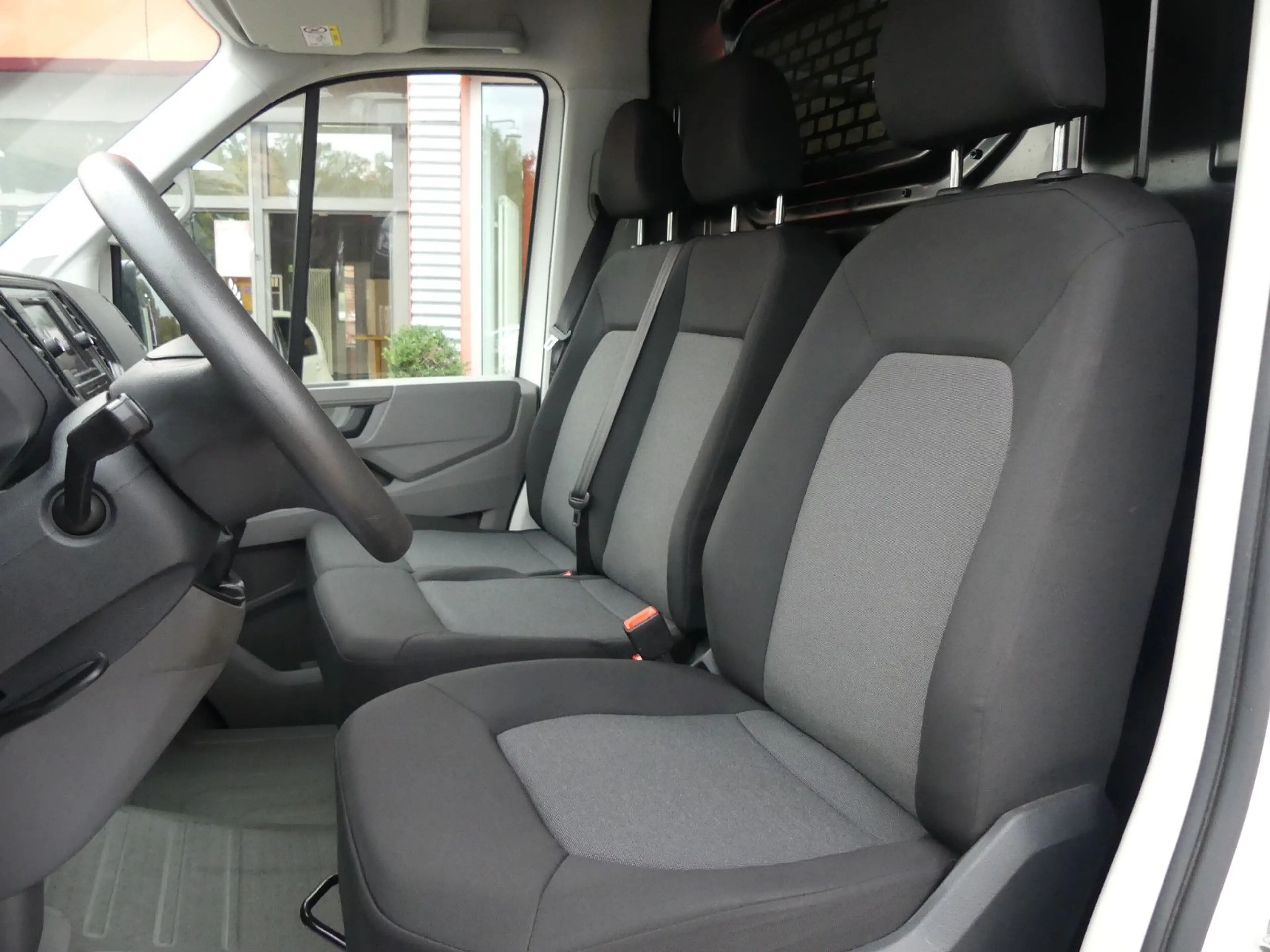 Volkswagen Crafter 35 mittellang Hochdach FWD Cam*Klima — photo 10