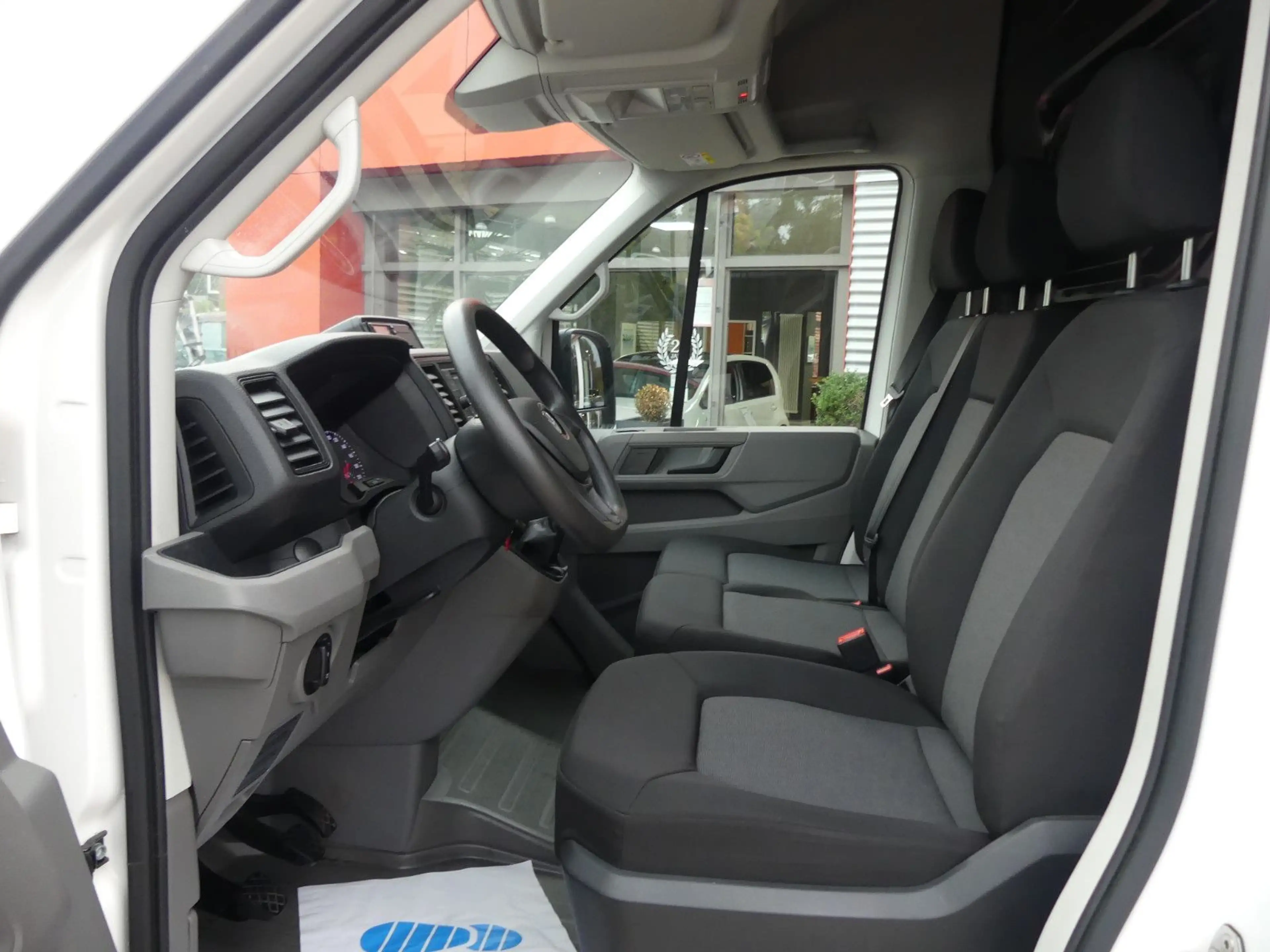 Volkswagen Crafter 35 mittellang Hochdach FWD Cam*Klima — photo 9
