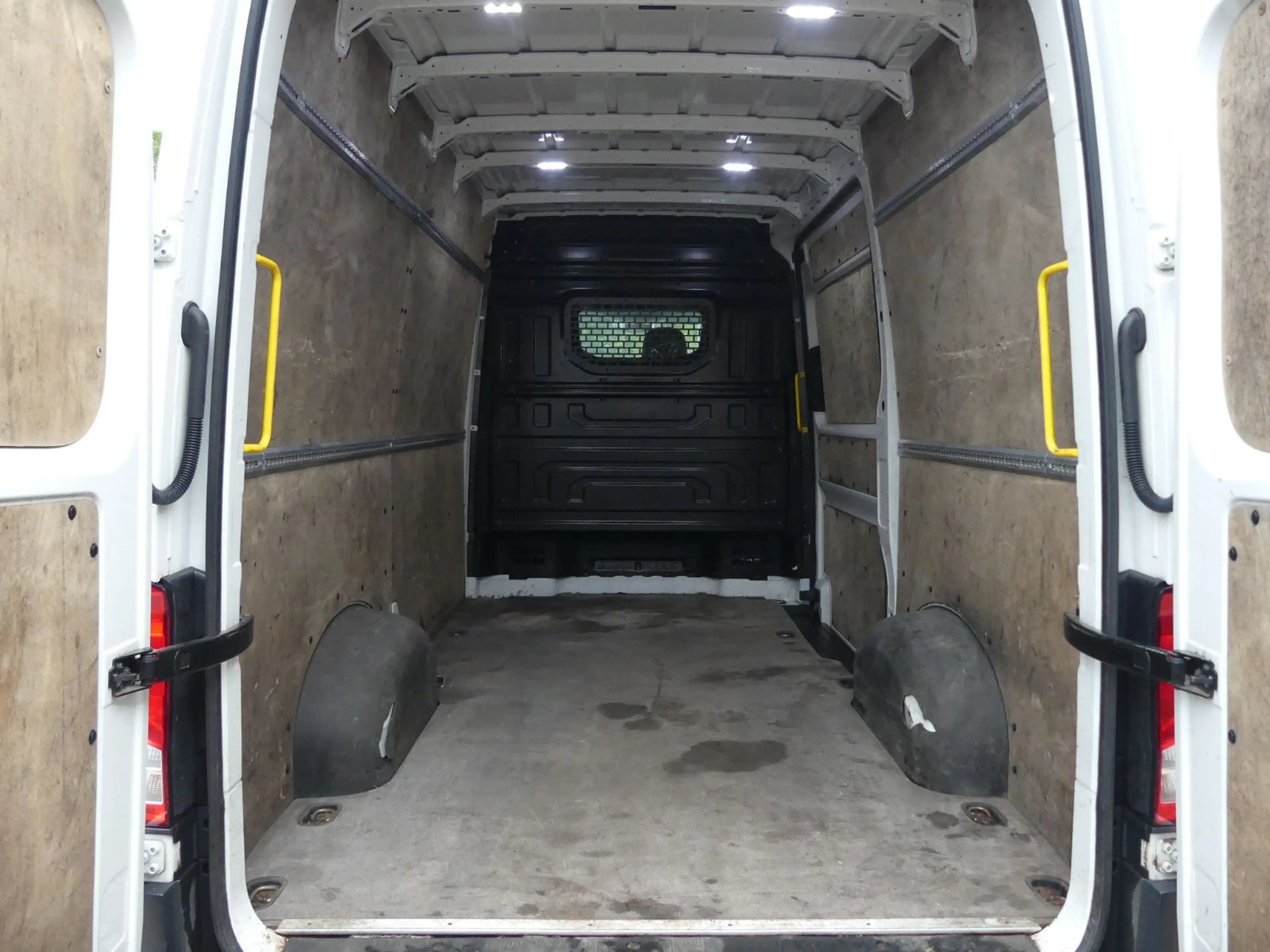 Volkswagen Crafter 35 mittellang Hochdach FWD Cam*Klima — photo 25