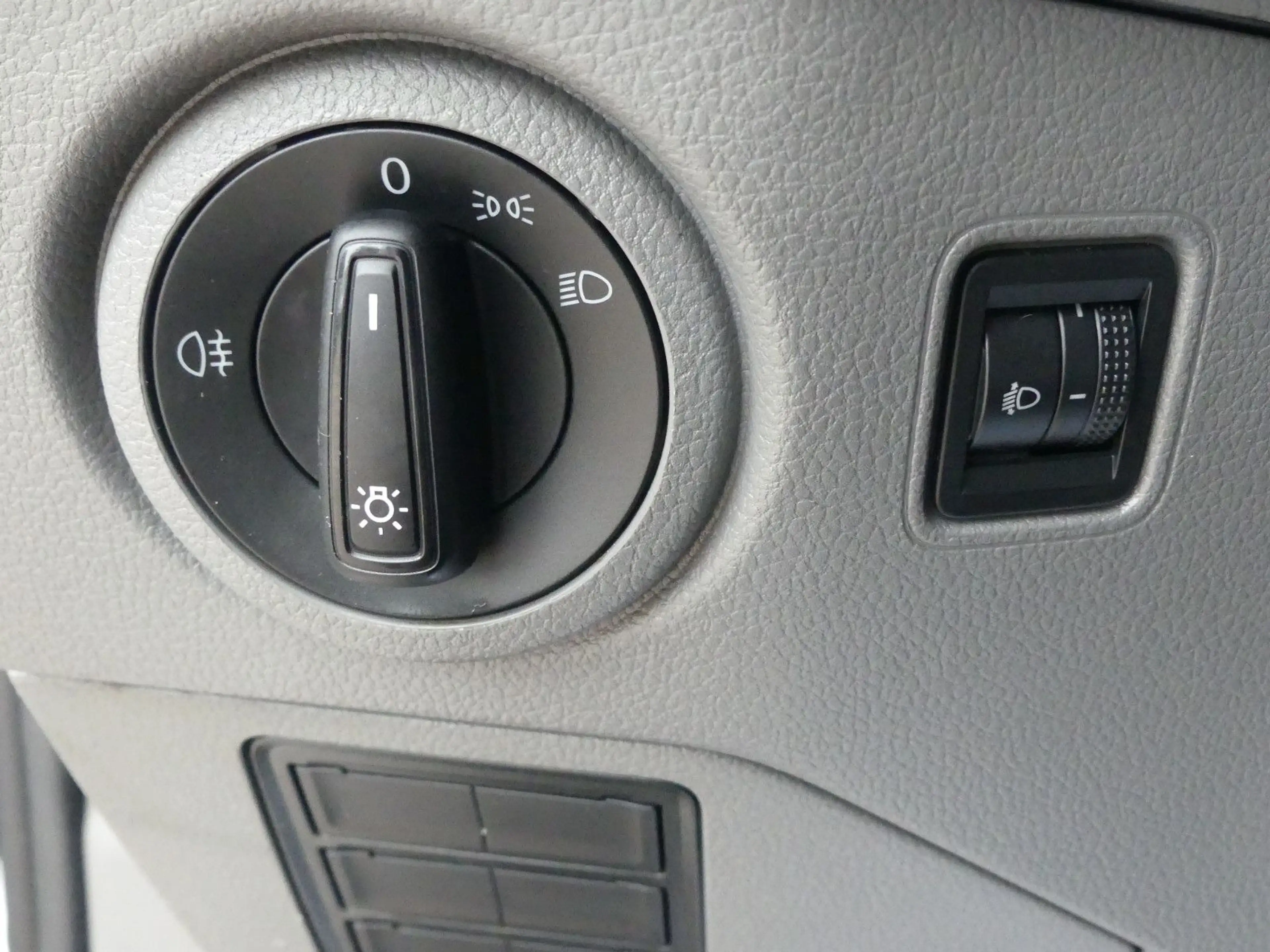 Volkswagen Crafter 35 mittellang Hochdach FWD Cam*Klima — photo 15