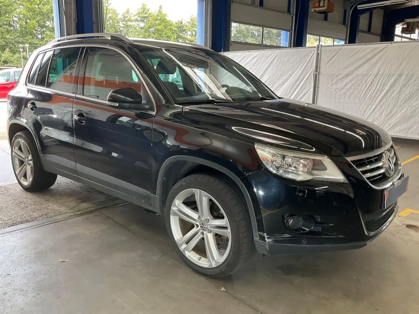 Volkswagen Tiguan Team 4Motion*DSG*Bi-Xen.*SHZ*PDC*TMP*EU5 Schwarz - 2