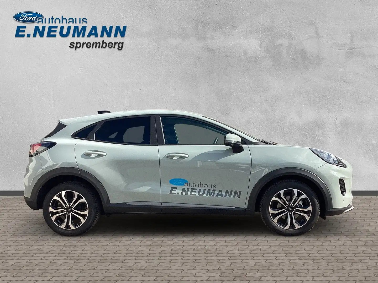Ford Puma Titanium Grau - 1