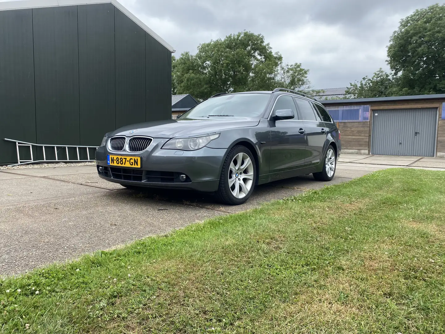 BMW 530 530i Grijs - 1
