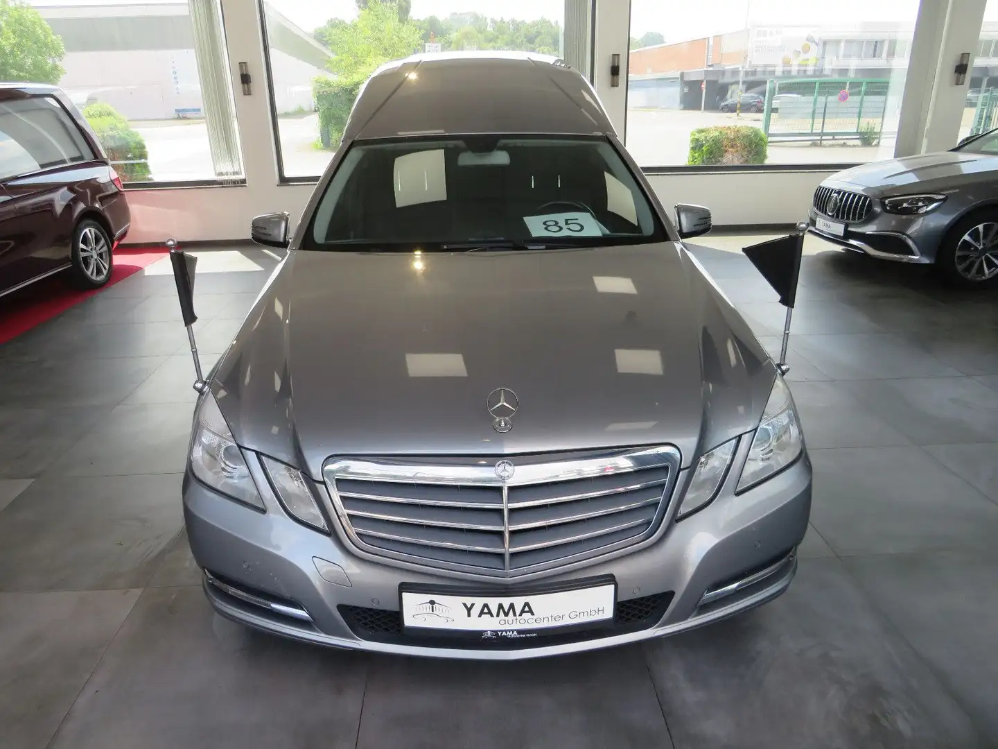 Mercedes-Benz E 250 Kuhlmann Cars Bestattungswagen / Leichenwagen Gris - 2