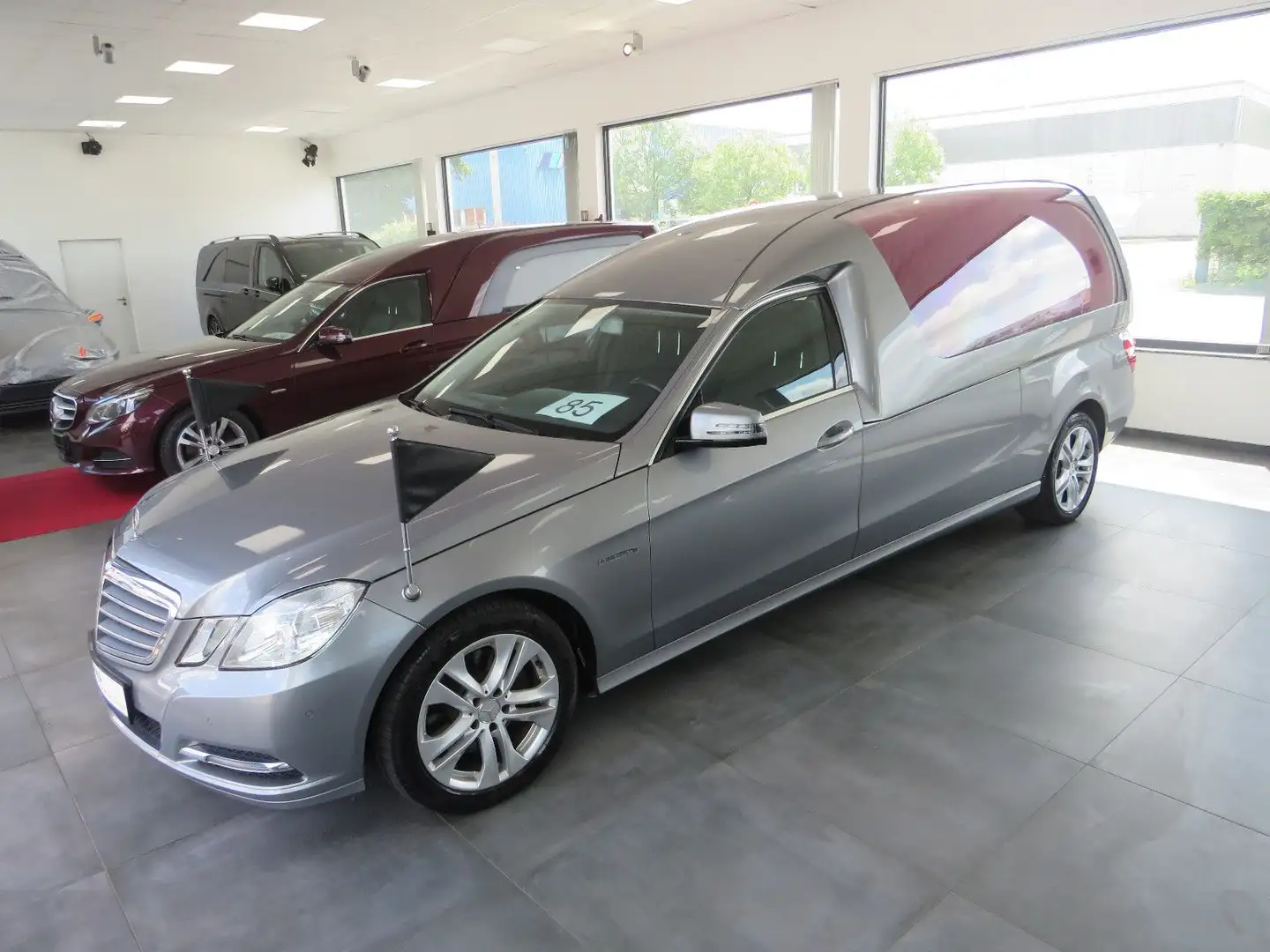 Mercedes-Benz E 250 Kuhlmann Cars Bestattungswagen / Leichenwagen Gris - 1
