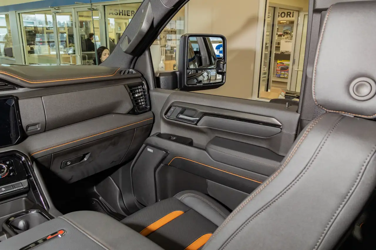 GMC Sierra 2500HD снимка GMC Sierra 2500HD