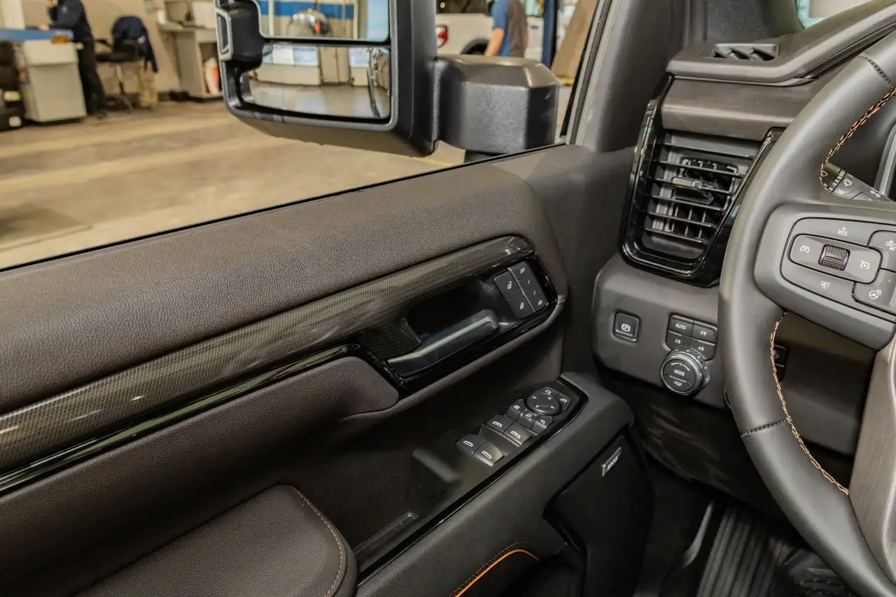 GMC Sierra 2500HD снимка GMC Sierra 2500HD
