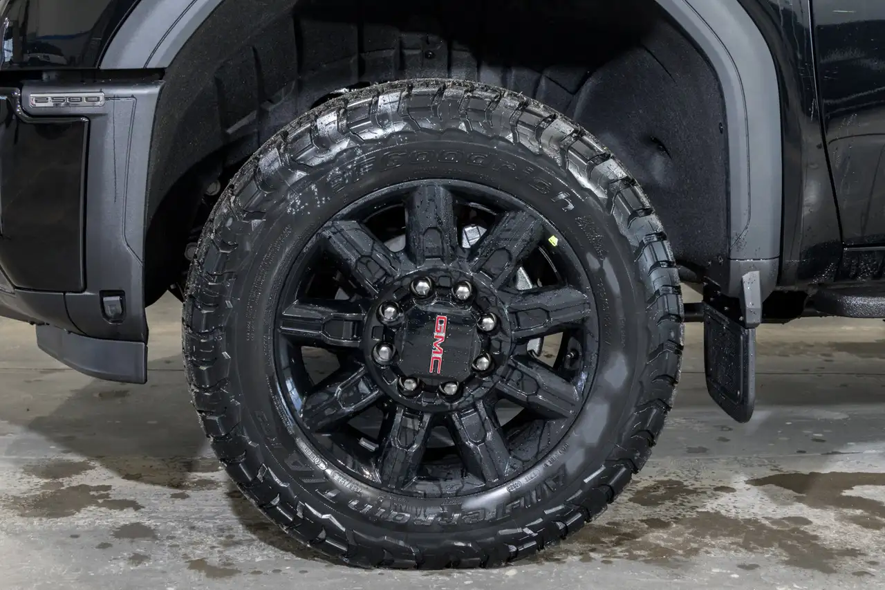 GMC Sierra 2500HD снимка GMC Sierra 2500HD