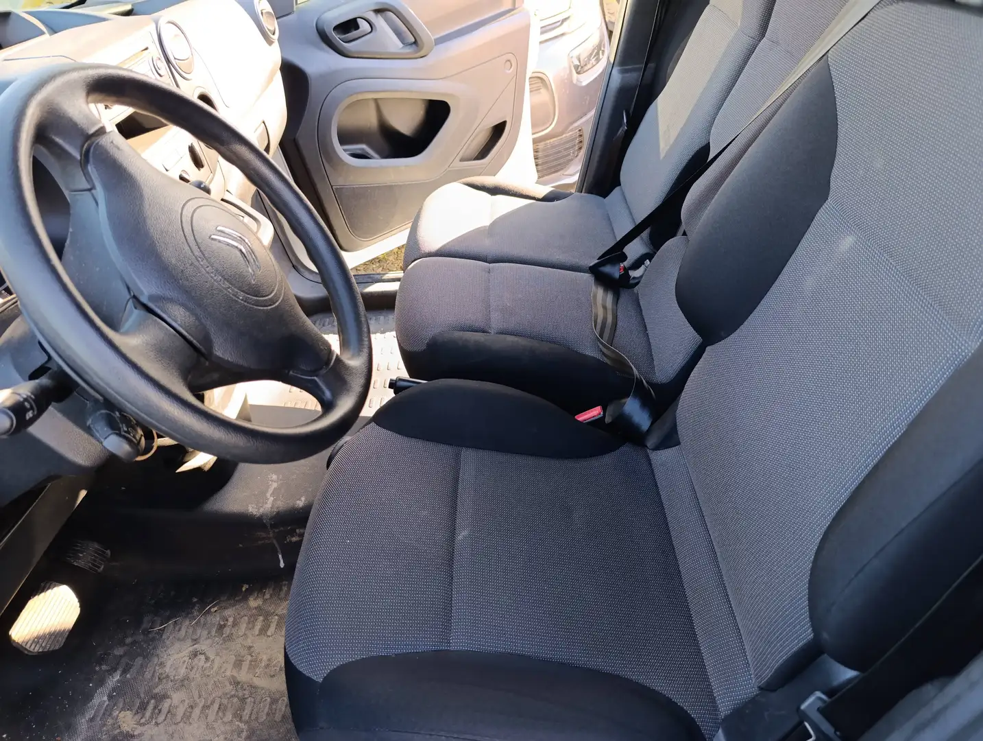 Citroen Berlingo XL 1.6 100 S\u0026amp;S Club ETG6 Blanc - 1