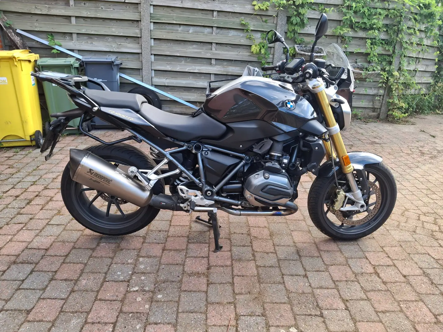 BMW R 1200 R Noir - 2