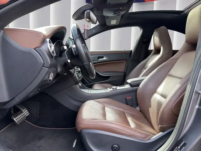 Mercedes-Benz 220 view 10
