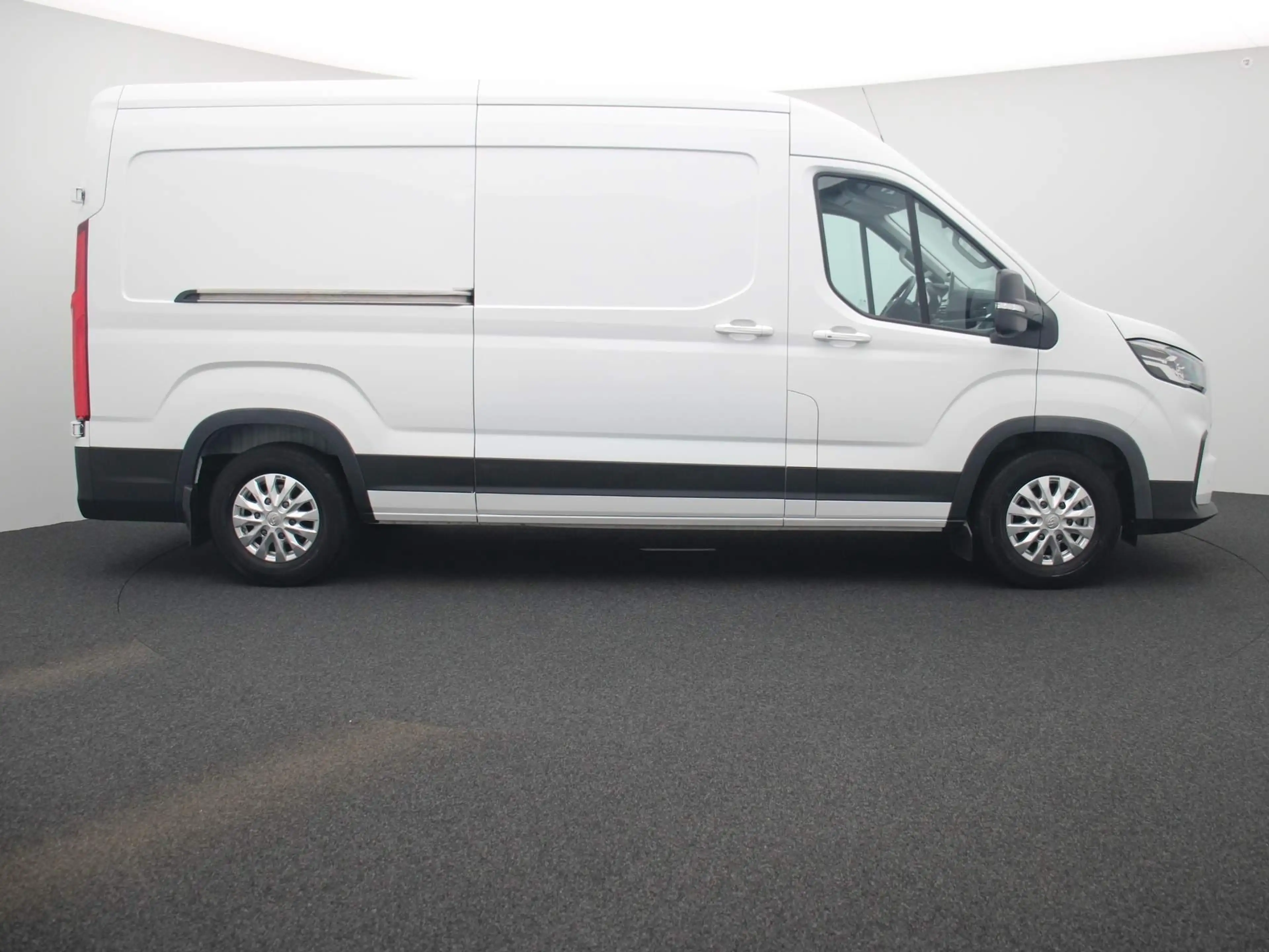 Maxus eDeliver 9 L3H2 89 kWh Incl Sortimo Inrichting! | Airco | LMV — photo 6