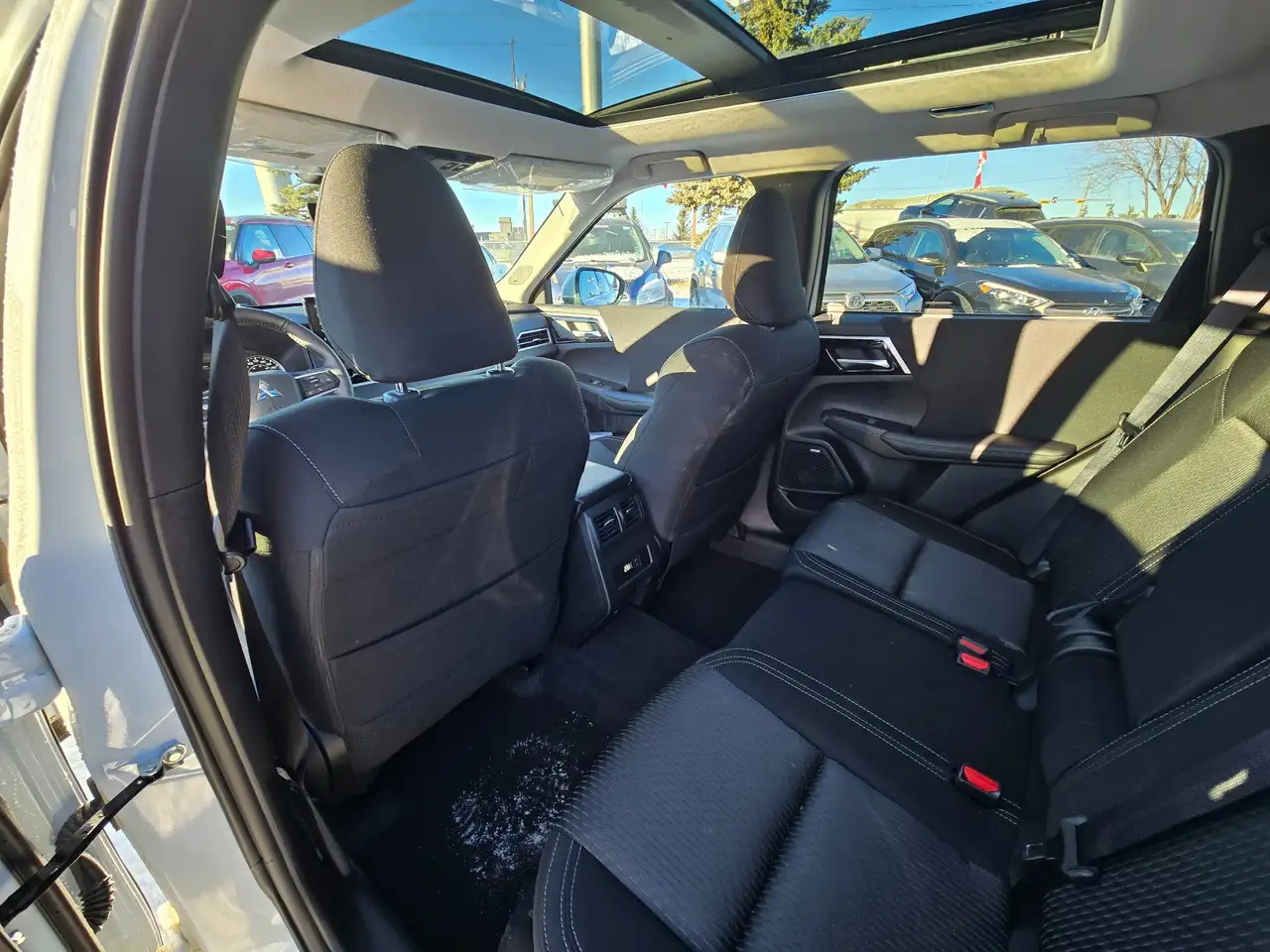 Mitsubishi Outlander снимка Mitsubishi Outlander