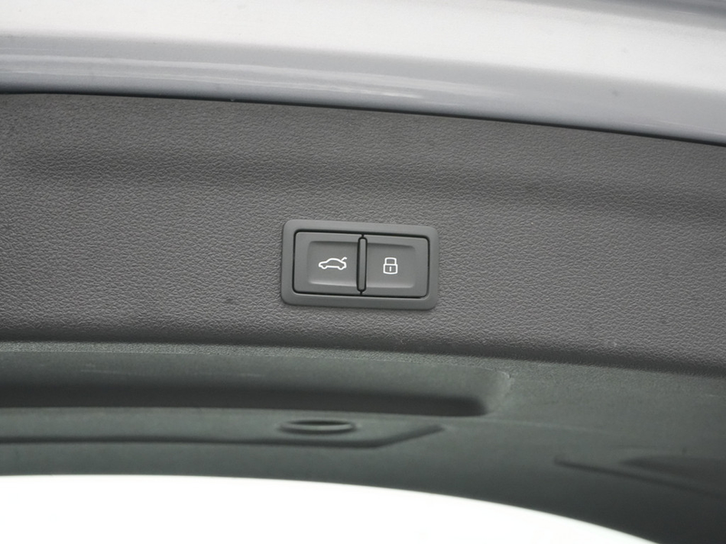Audi A6 quattro VIRT ACC PANO HUD 19" LED KAM LEDER — photo 14