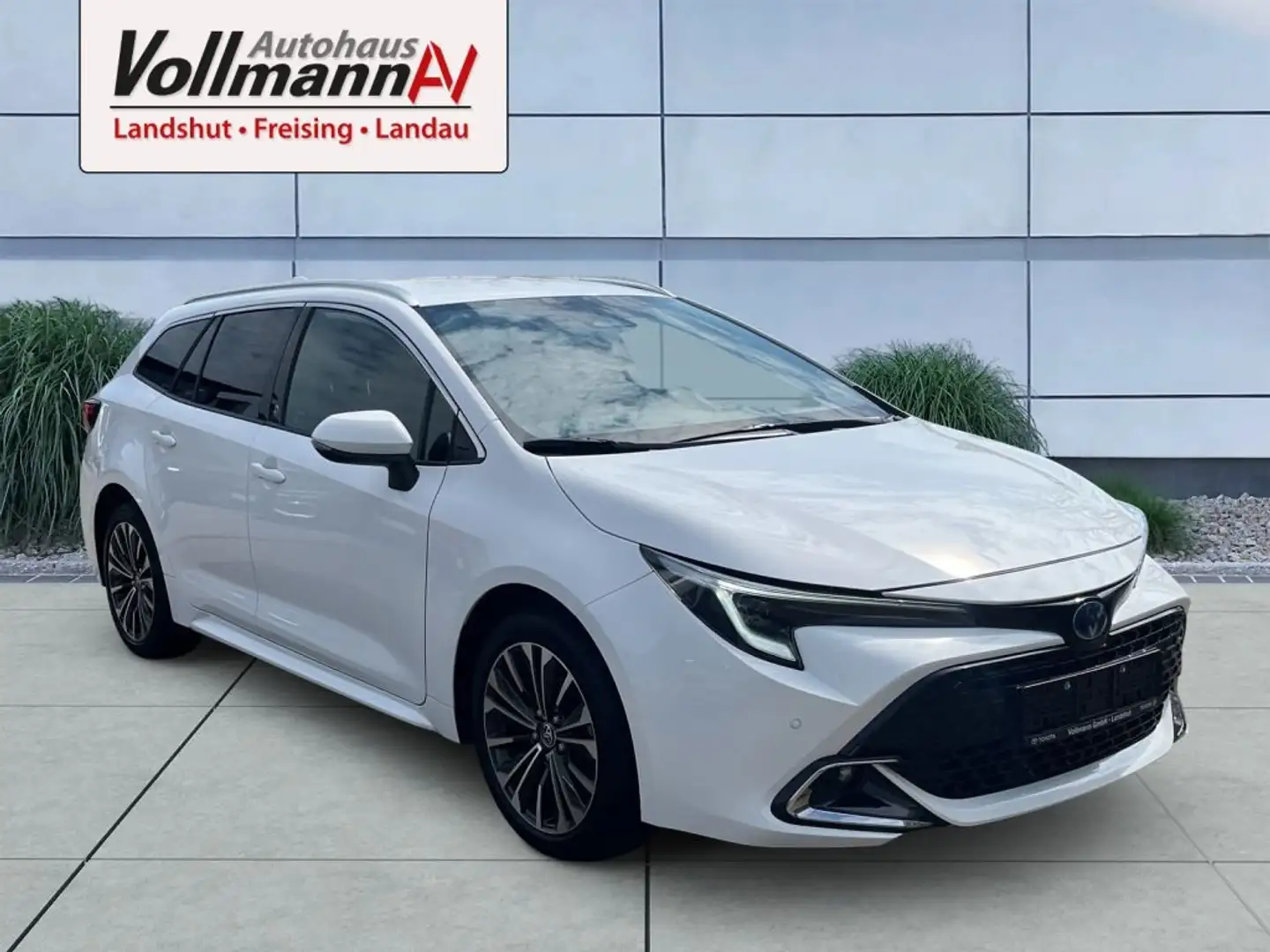 Toyota Corolla Corolla Touring Sports Hybrid 1.8 Hybrid Touring S Weiß - 1