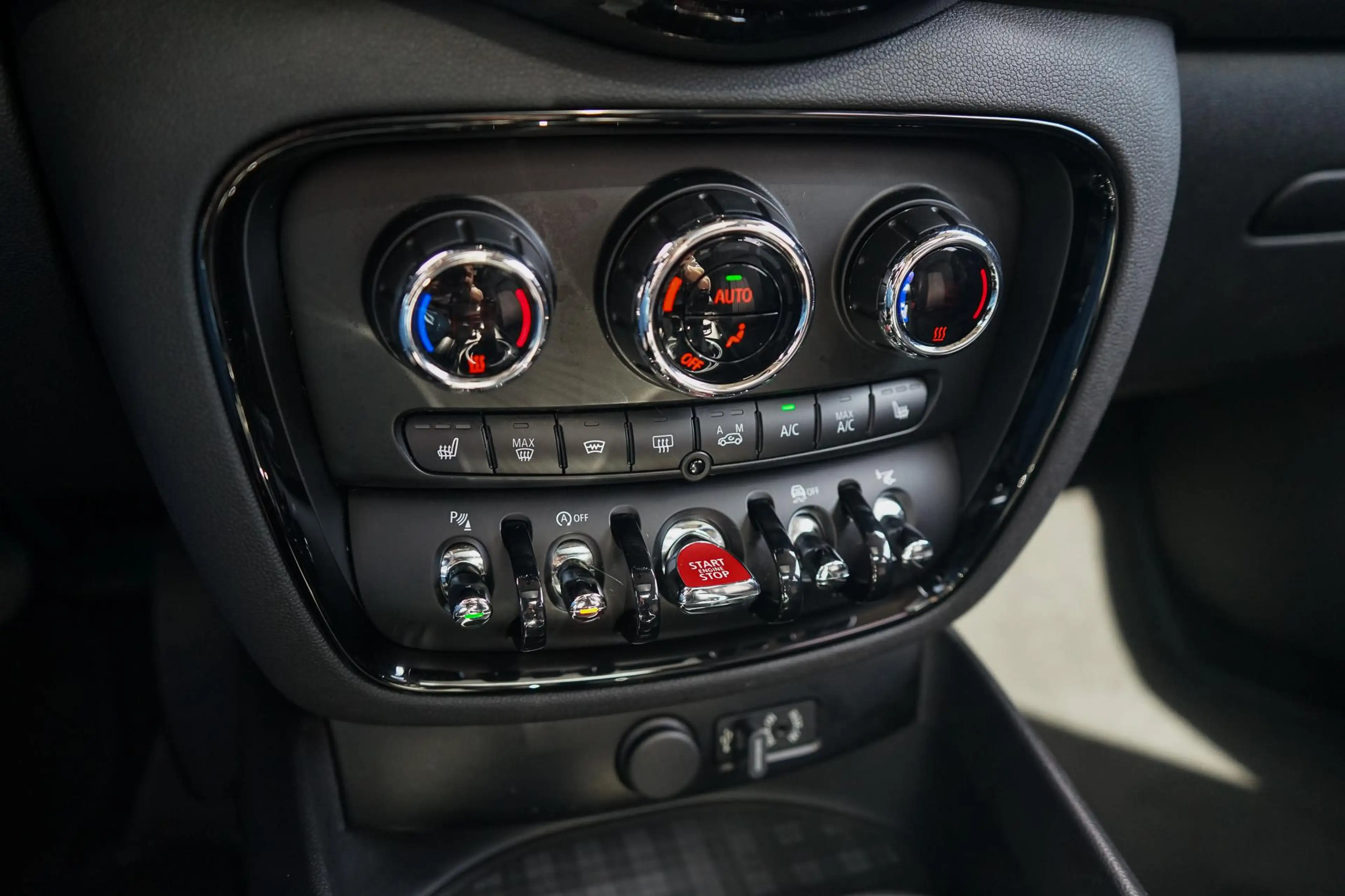 MINI Cooper Clubman 1.5 Chili Serious Business — photo 21