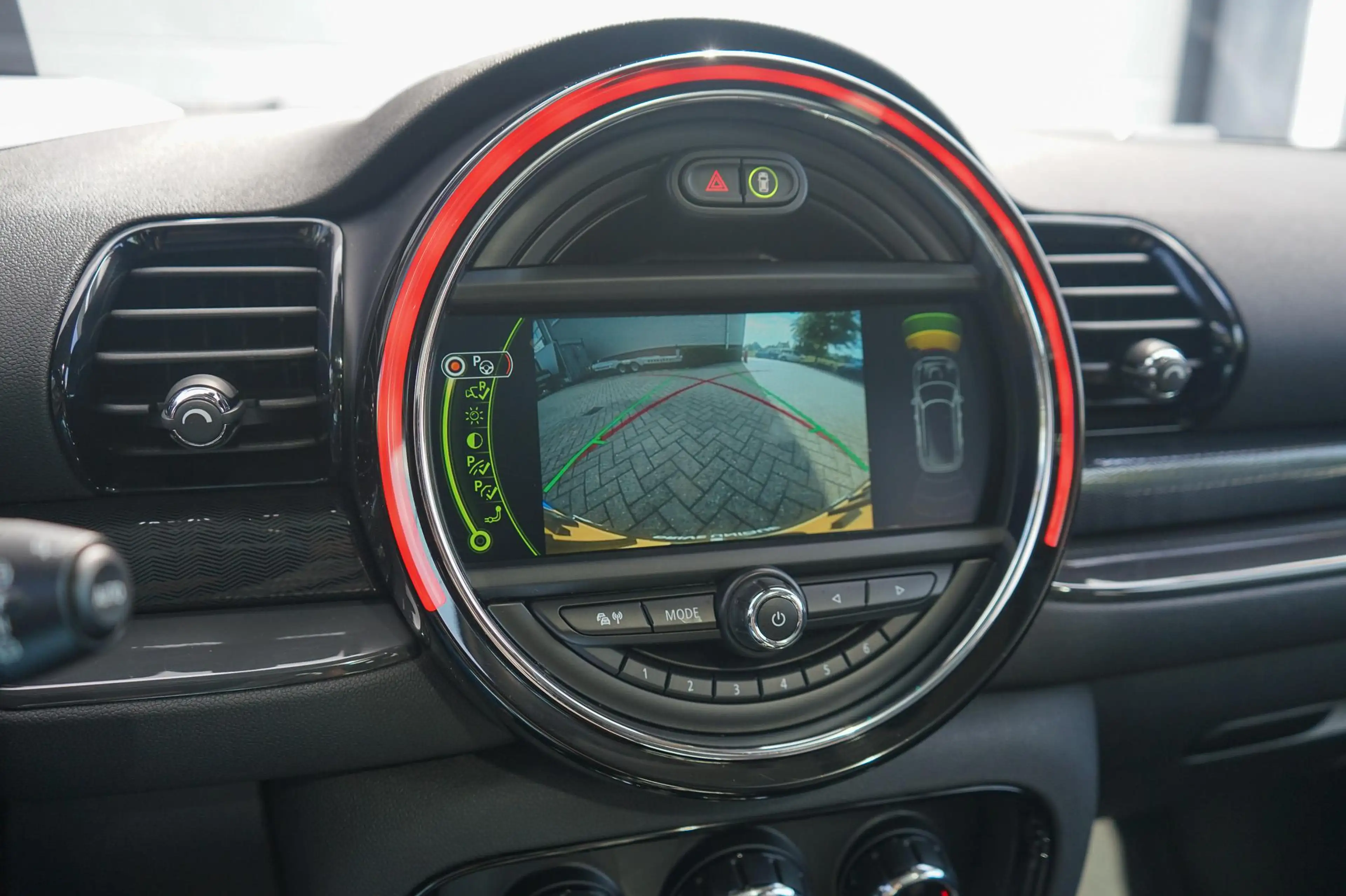 MINI Cooper Clubman 1.5 Chili Serious Business — photo 20