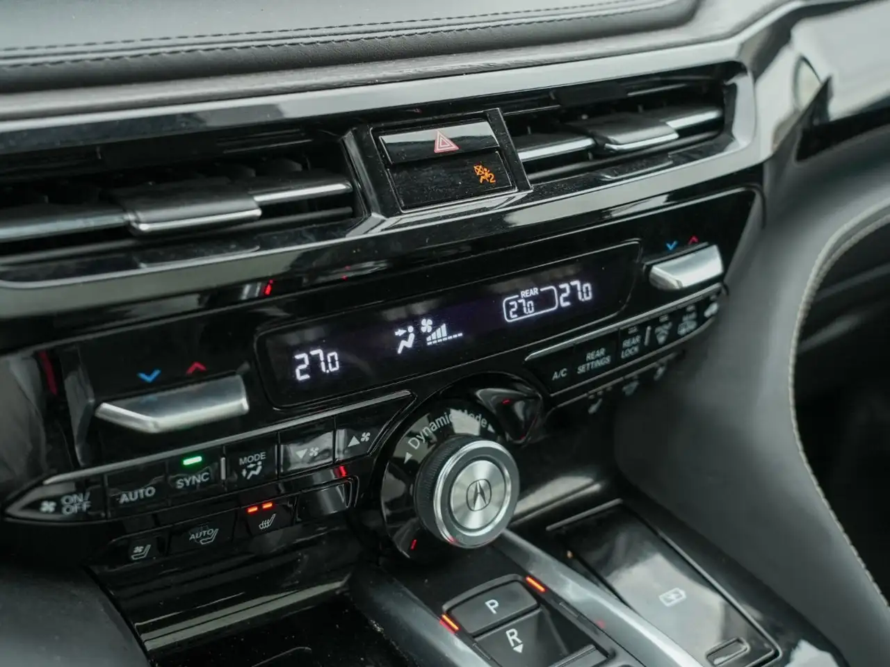Acura MDX снимка Acura MDX