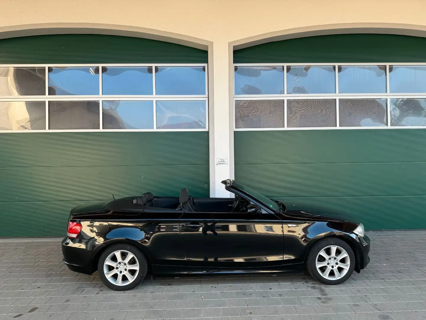 BMW 118 i Cabrio neuer Austauschmotor mit 1000km Schwarz - 1