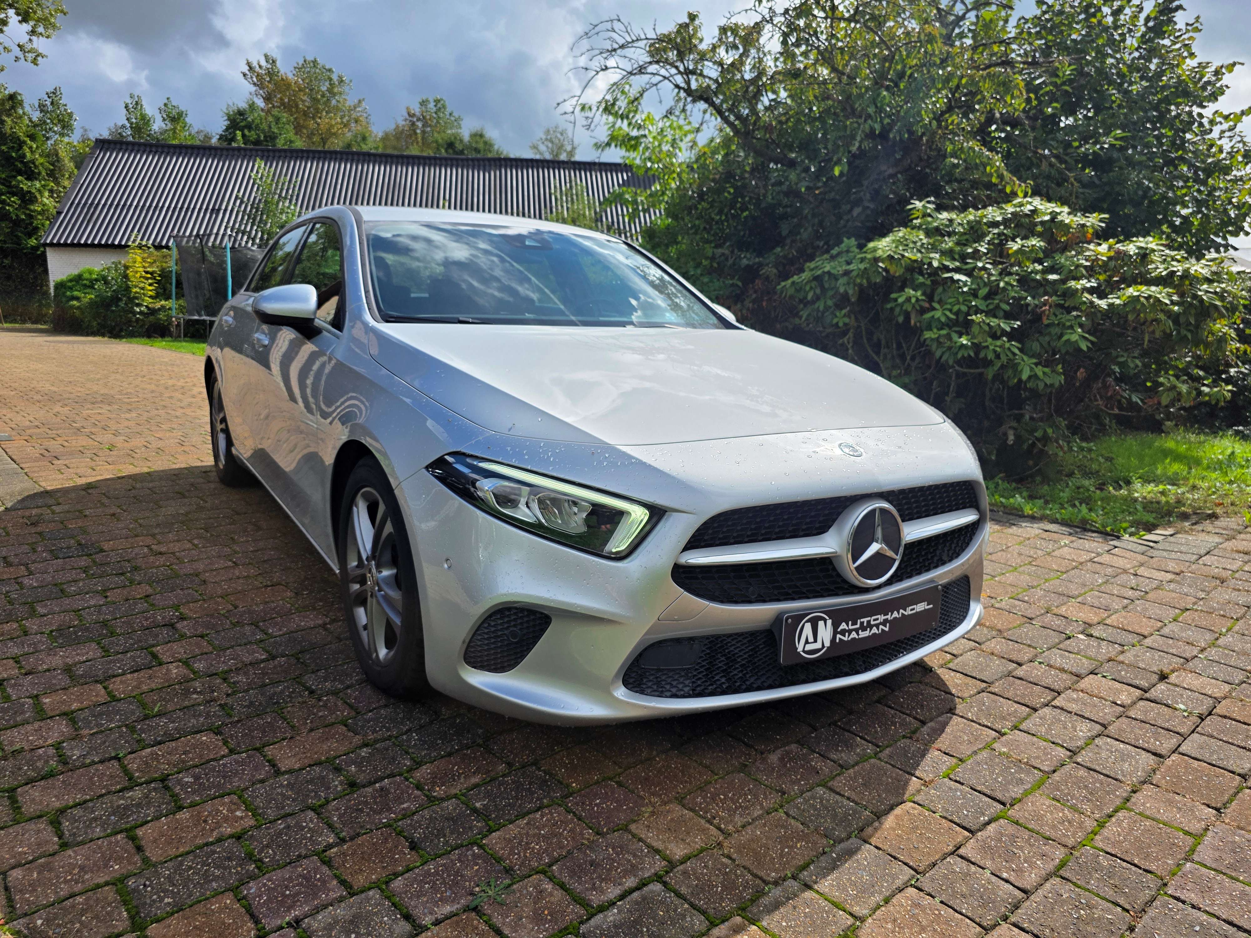 Mercedes-Benz A 180