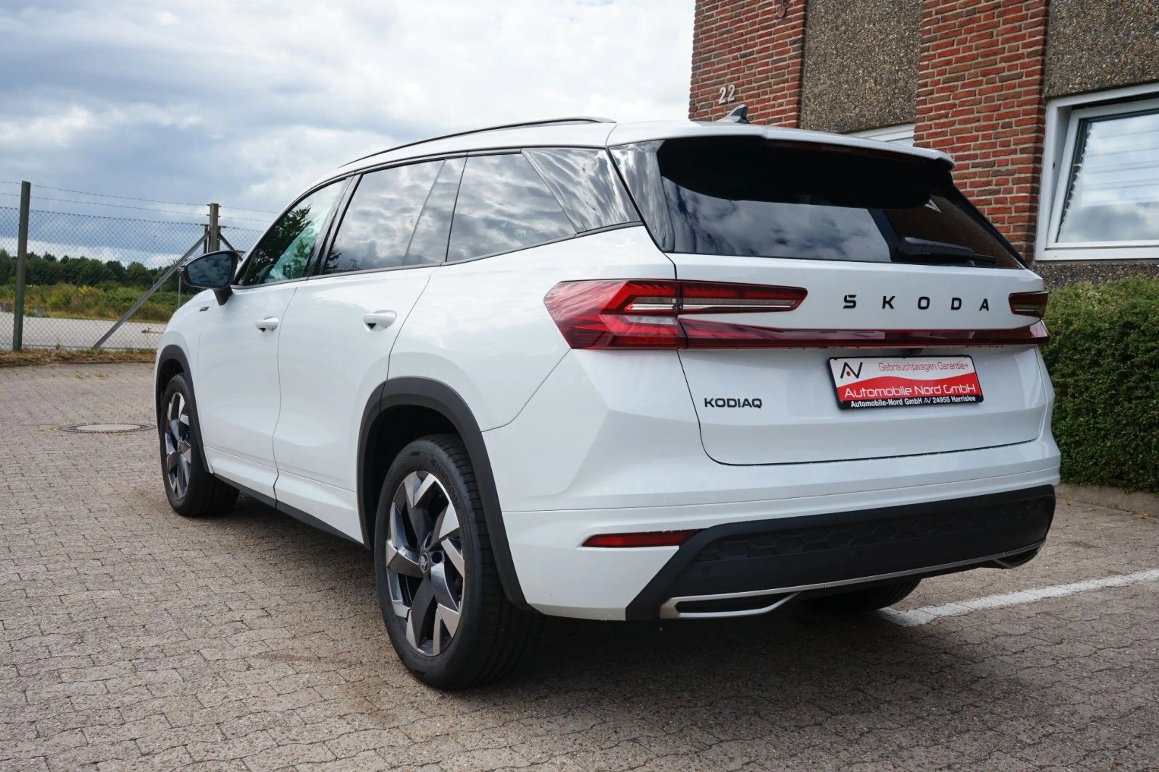 Skoda Kodiaq 2.0 TDI Sportline*Pano*Canton*7 Sitzer — photo 6