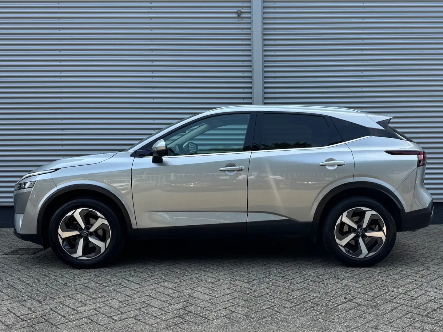 Nissan Qashqai 1.3 Mild-Hybrid 140pk Acenta | Panoramadak | 360 C Grijs - 2