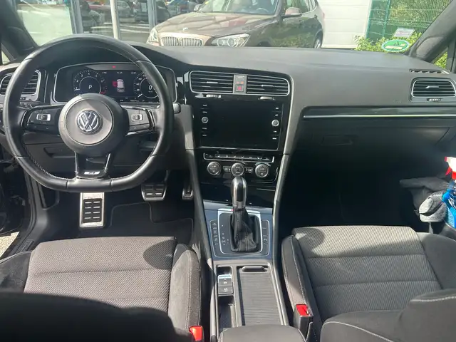 Volkswagen Golf view 13