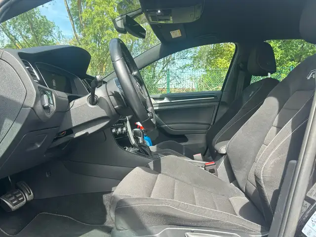 Volkswagen Golf view 10