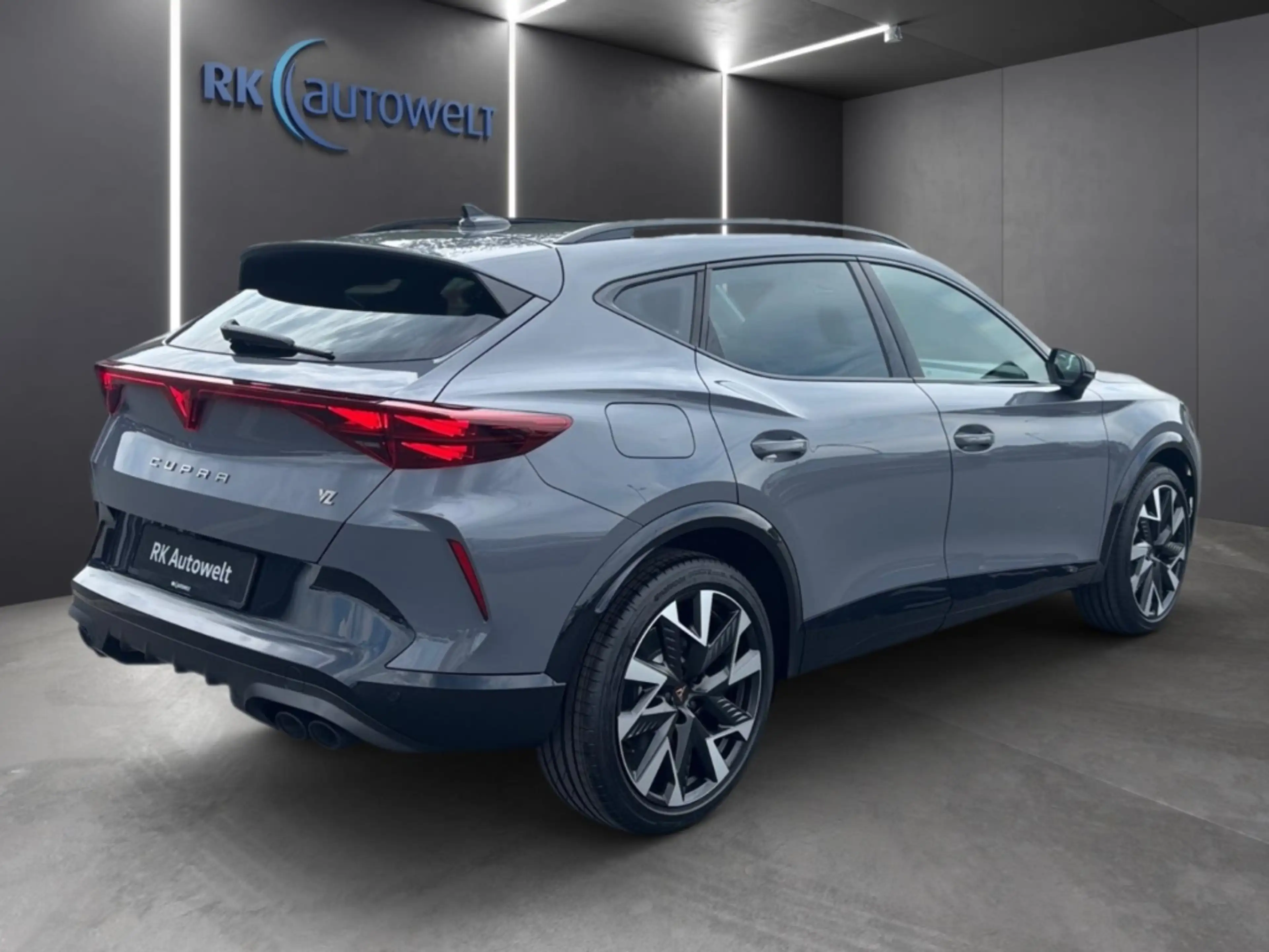CUPRA Formentor VZ 2.0 TSI 4Drive AHK Sennheiser LED FullLink — photo 4