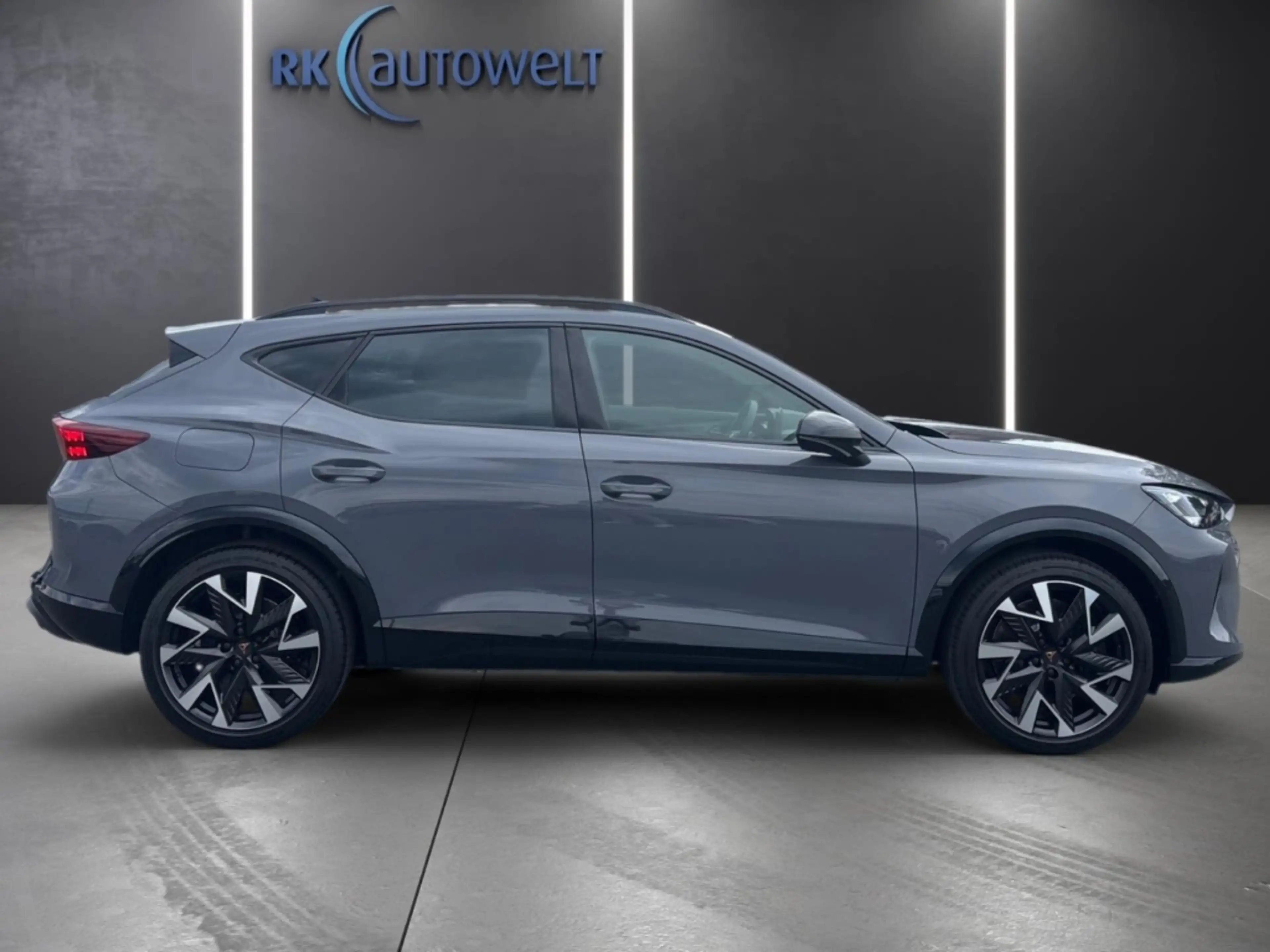 CUPRA Formentor VZ 2.0 TSI 4Drive AHK Sennheiser LED FullLink — photo 3