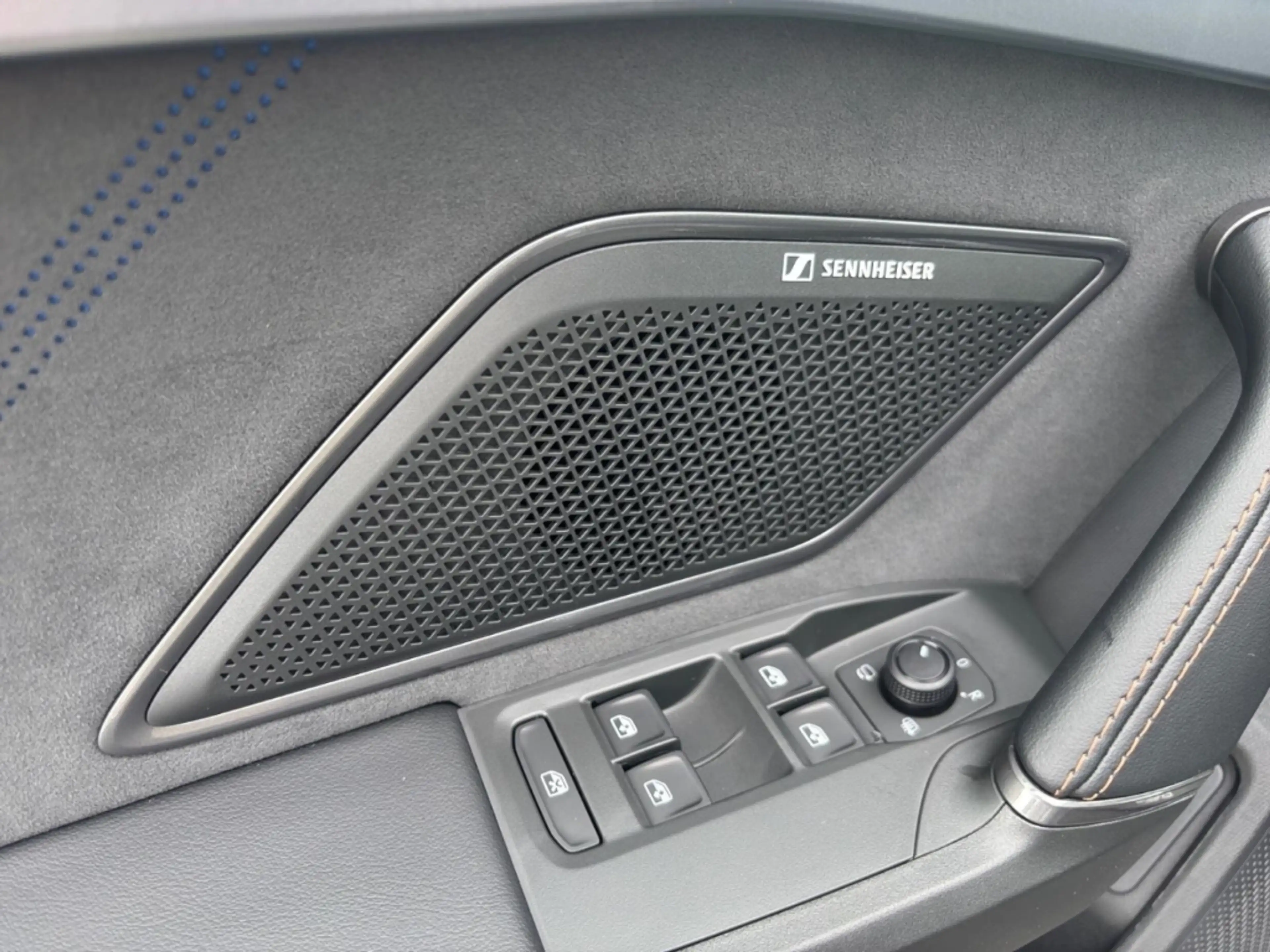CUPRA Formentor VZ 2.0 TSI 4Drive AHK Sennheiser LED FullLink — photo 21