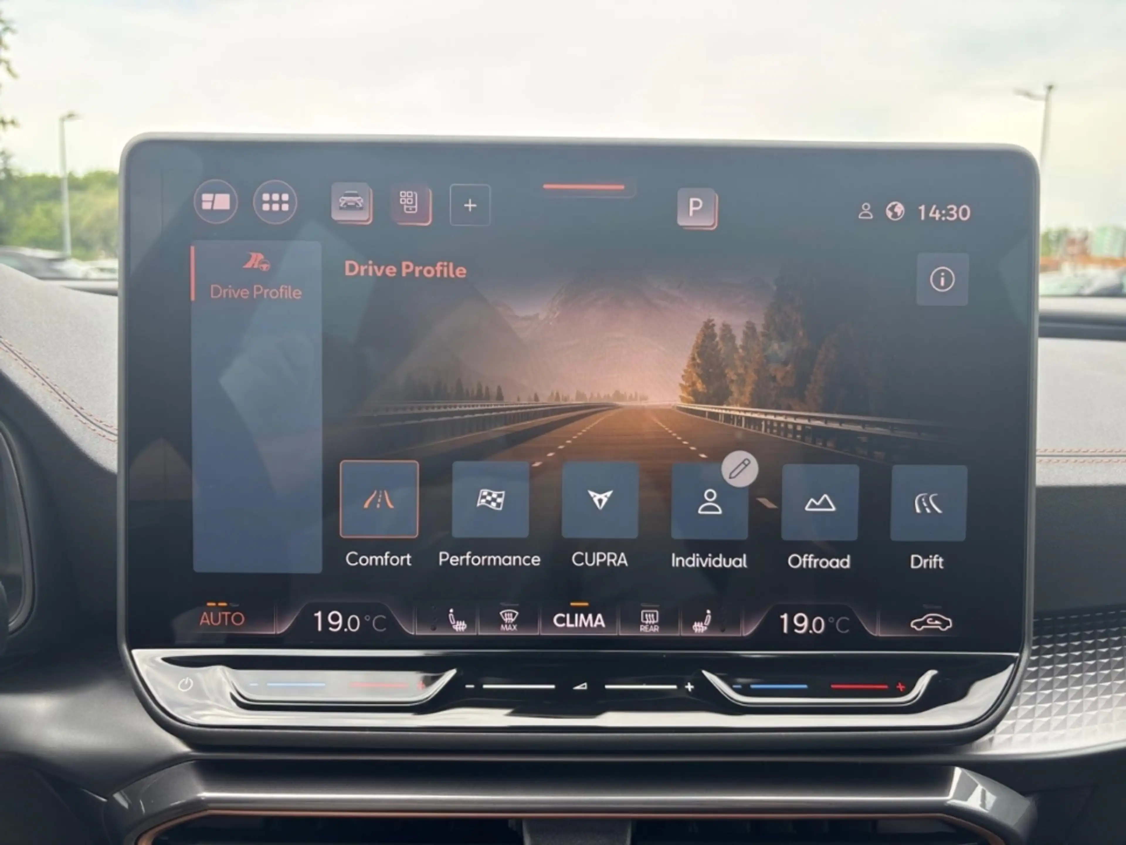 CUPRA Formentor VZ 2.0 TSI 4Drive AHK Sennheiser LED FullLink — photo 26