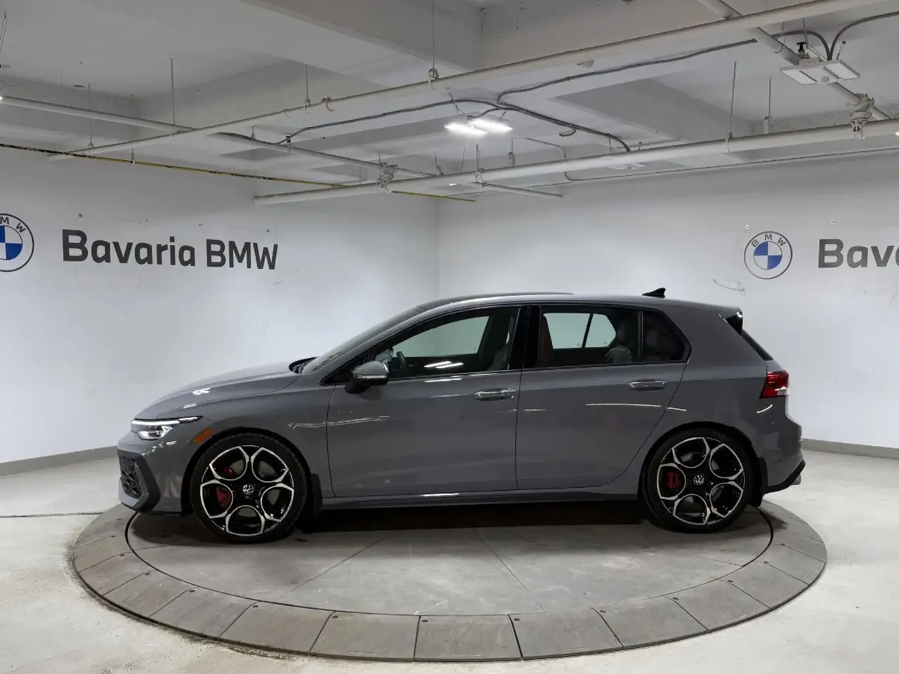Volkswagen Golf GTI снимка Volkswagen Golf GTI