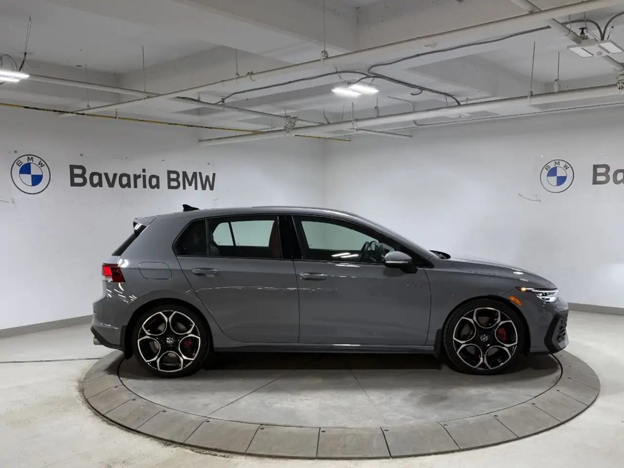 Volkswagen Golf GTI снимка Volkswagen Golf GTI