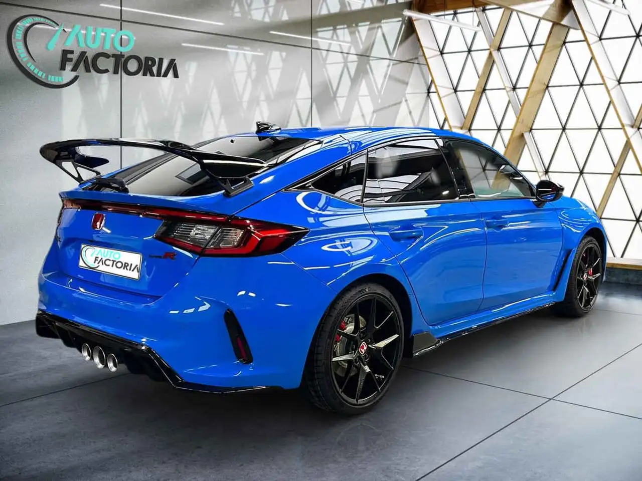 Type R 2.0 I-VTEC 329cv +GPS+CAM+LED+Options